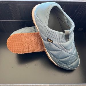 Women’s TEVA Ember Moc size 9